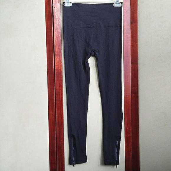 Spanx Look at Me Ankle Zipper Leggings Size S - Picture 4 of 12